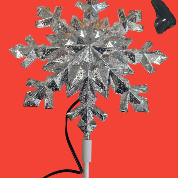 New Light up Snowflake tree topper - Picture 3 of 5